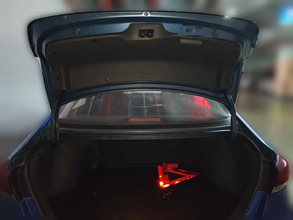 Hyundai Elantra — миниатюра 15