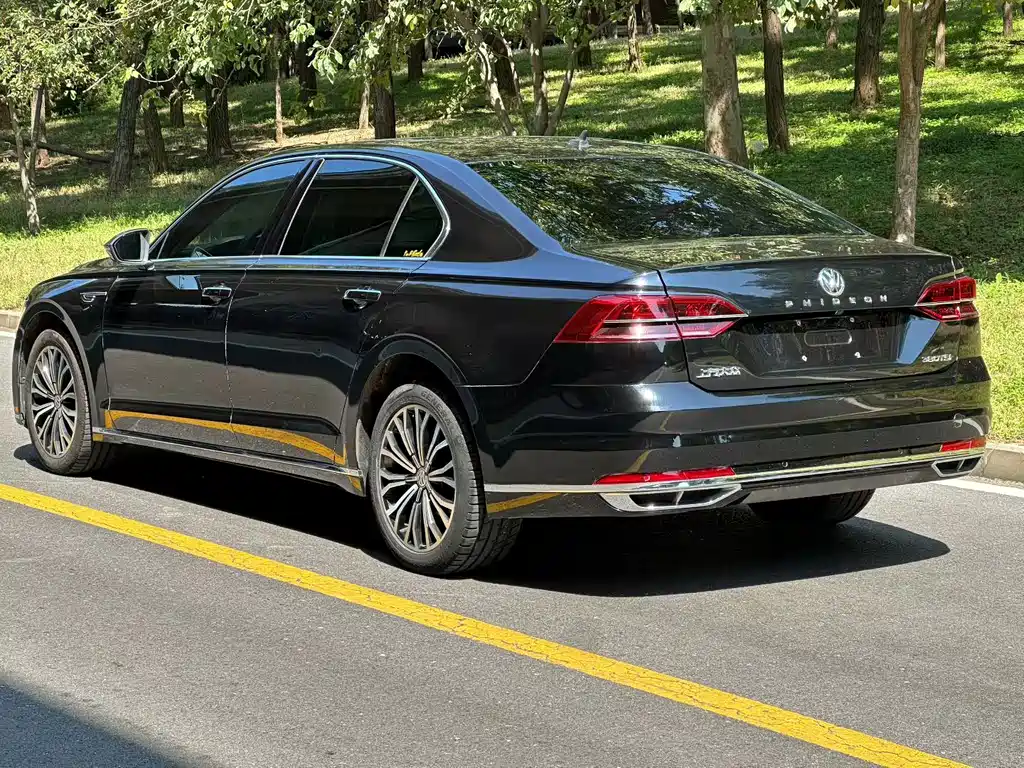 Volkswagen Phideon — миниатюра 4