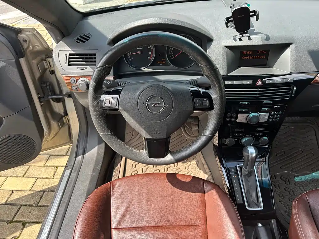 Opel Astra — миниатюра 18