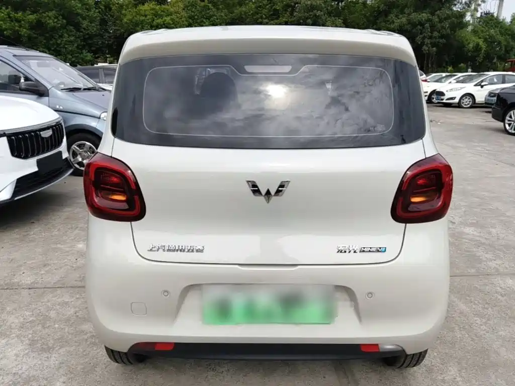 Wuling MINIEV — миниатюра 6