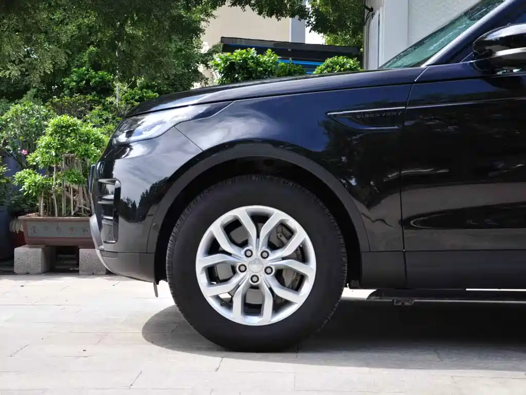 Land Rover Discovery — миниатюра 6