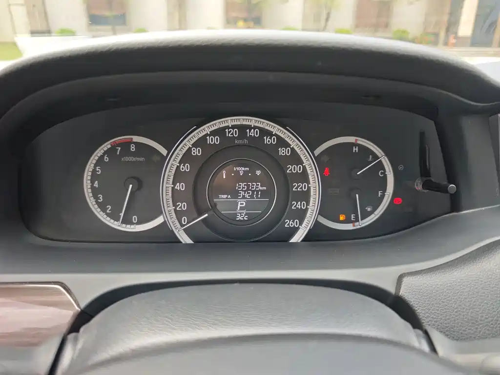 Honda Accord — миниатюра 17