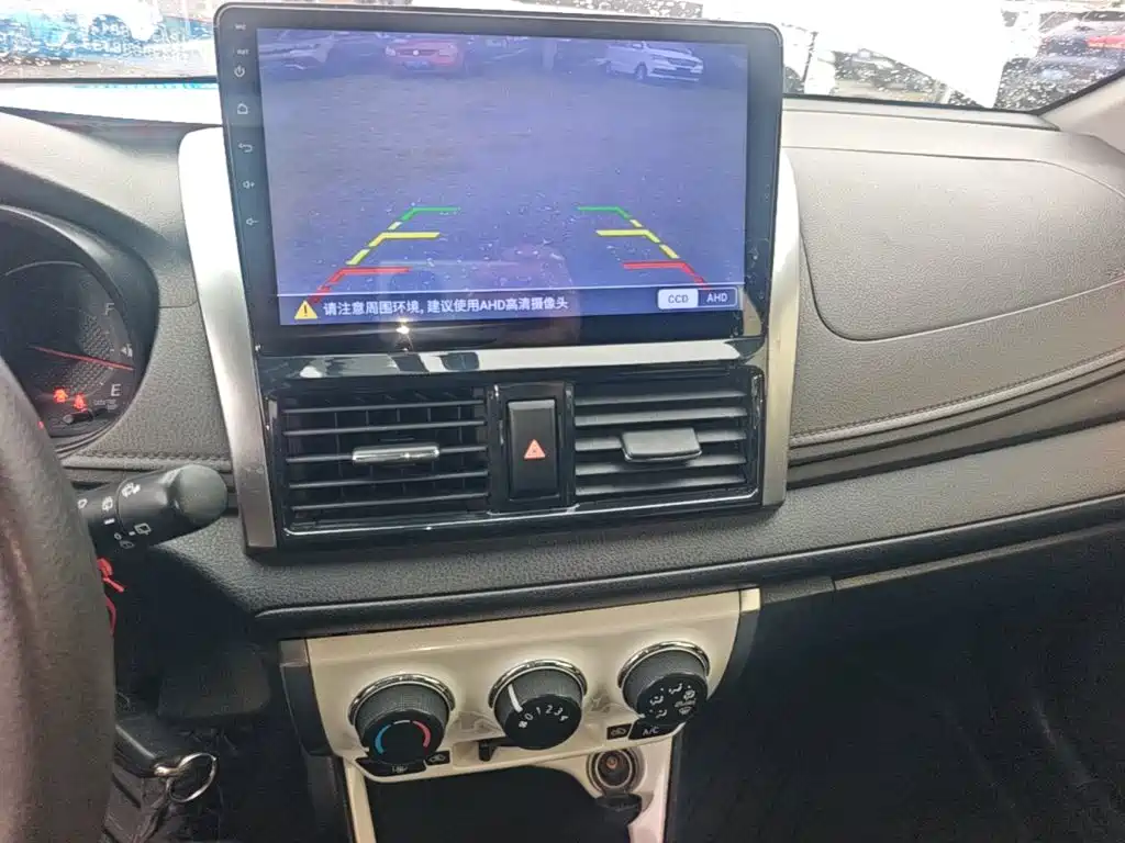 Toyota Yaris L — миниатюра 13