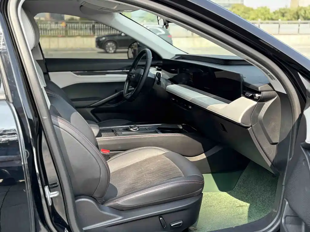 Ford Mondeo — миниатюра 10