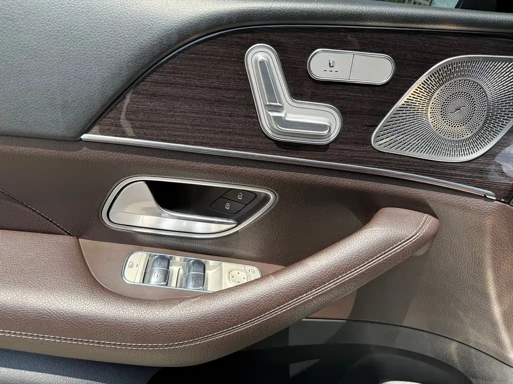Mercedes-Benz GLE (Import) — миниатюра 18