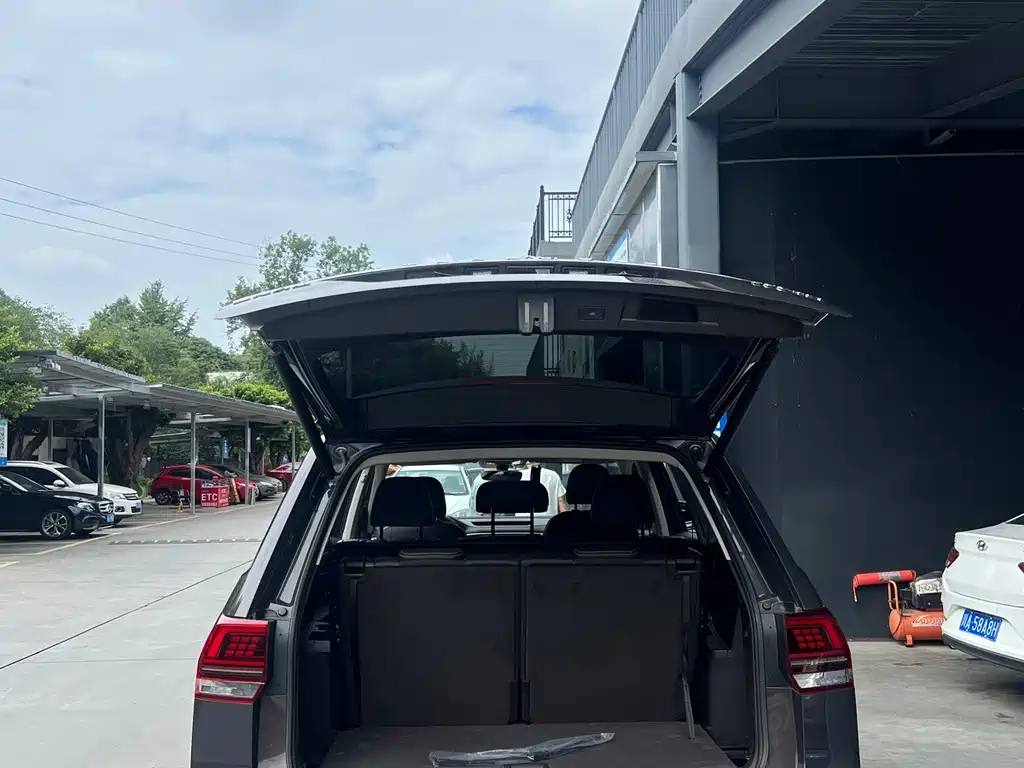 Volkswagen Teramont — миниатюра 7