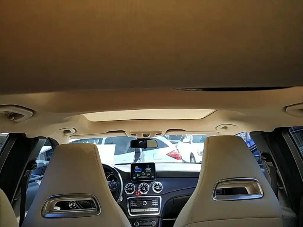 Mercedes-Benz GLA — миниатюра 18