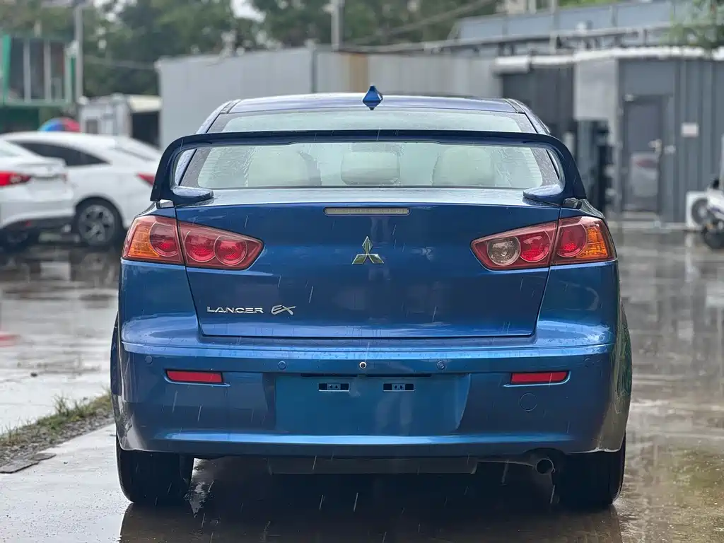 Mitsubishi Lancer EX — миниатюра 9
