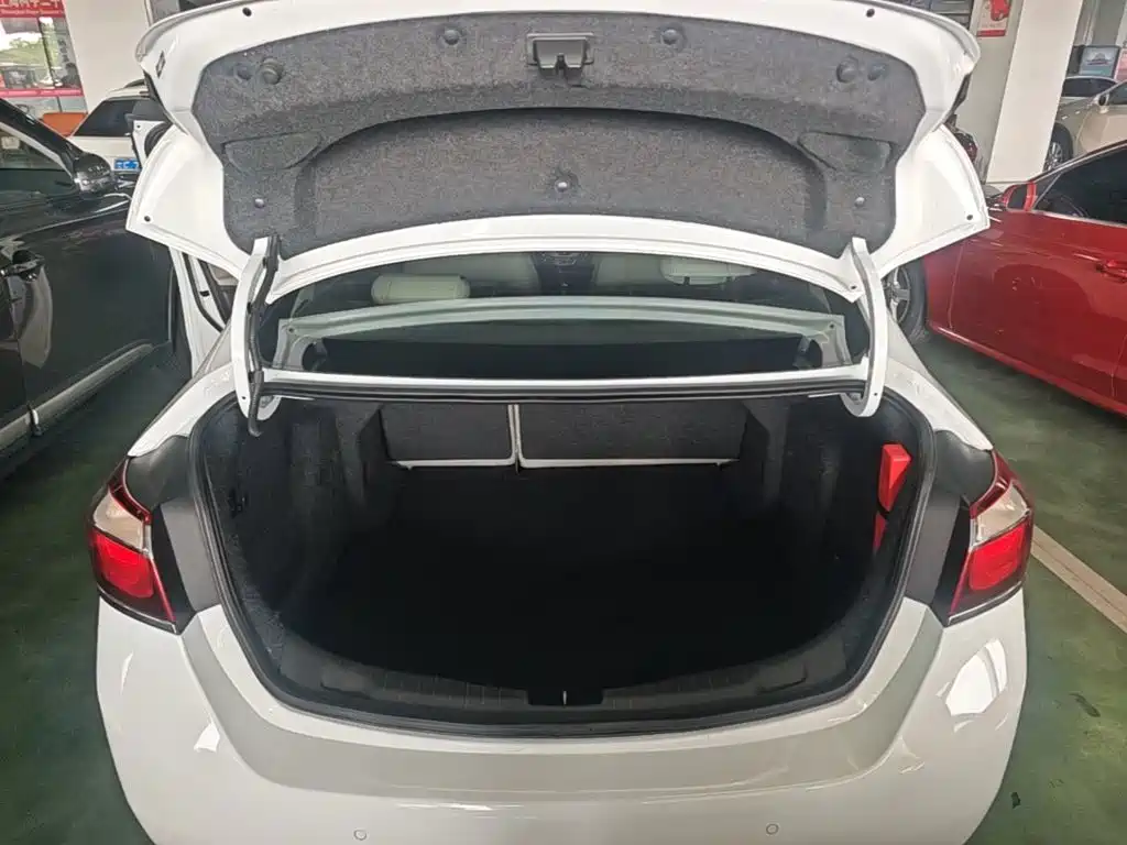 Chevrolet Cruze — миниатюра 19