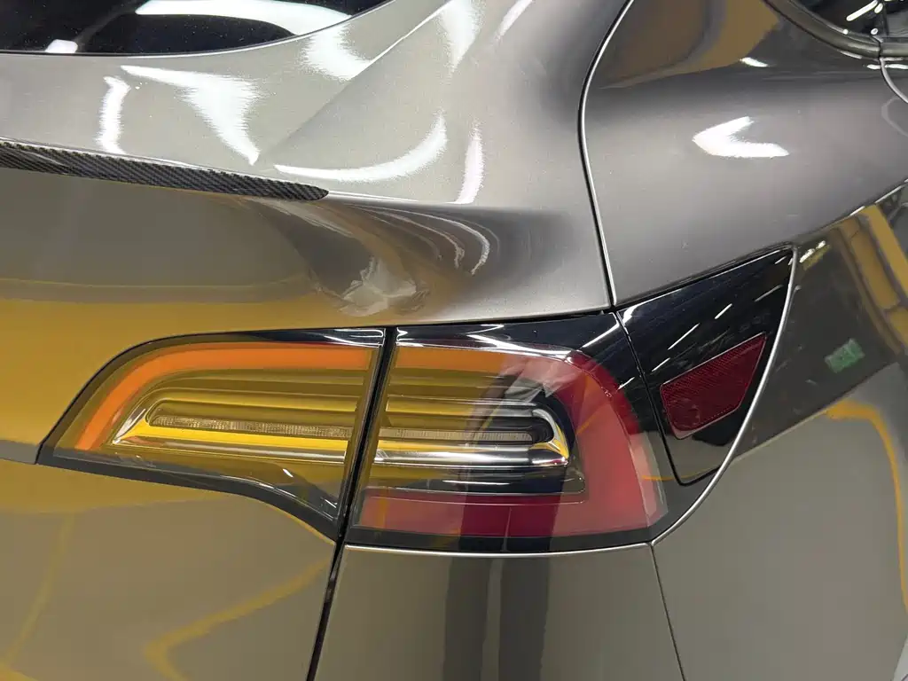 Tesla Model Y — миниатюра 29