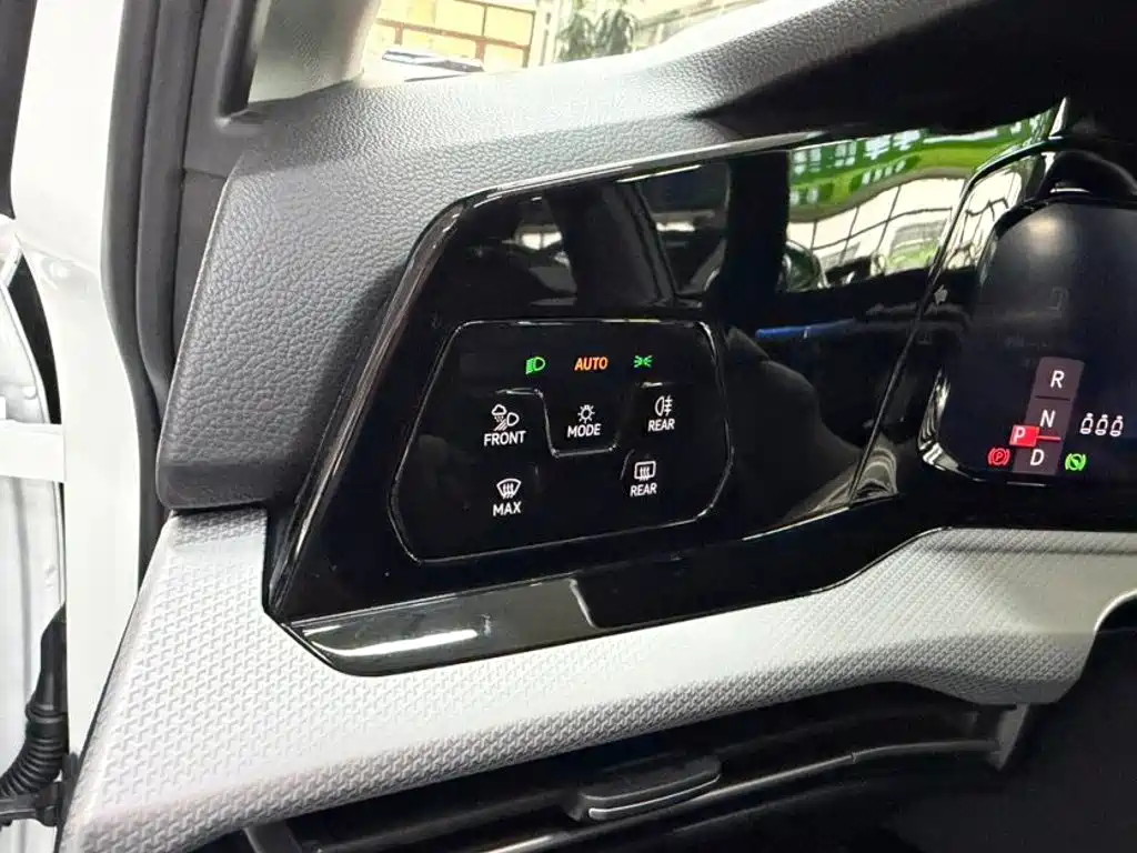 Volkswagen Golf — миниатюра 10