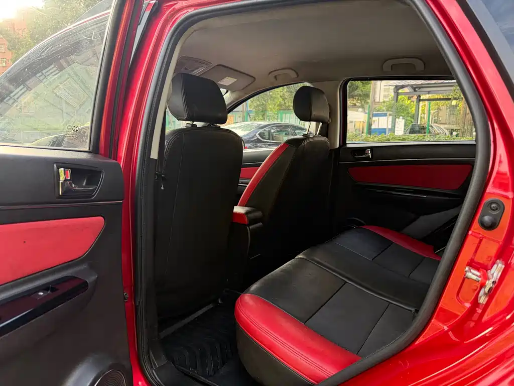 BAIC New Energy EX — миниатюра 12
