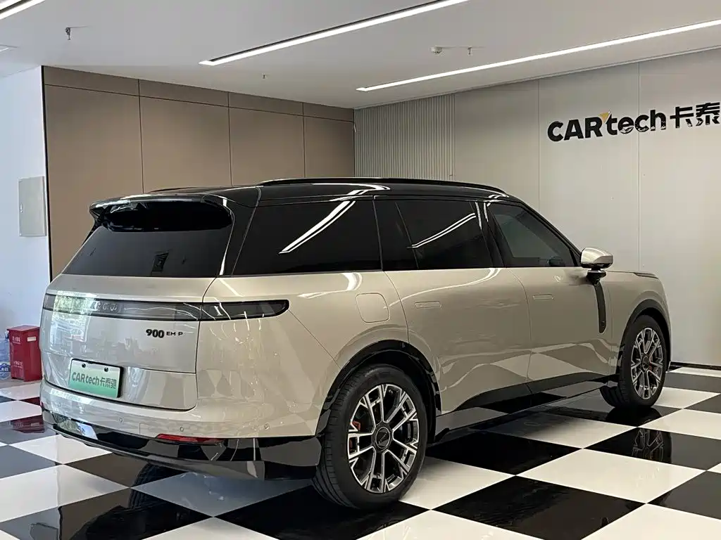 Lynk & Co 900 — миниатюра 5