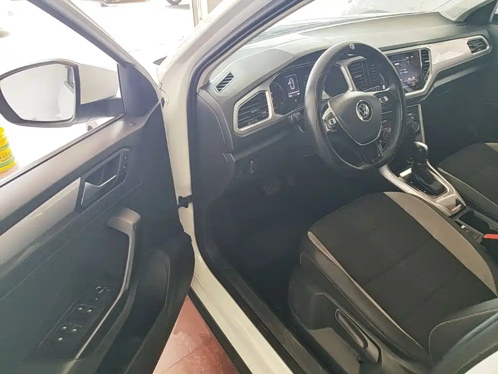 Volkswagen T-Roc — миниатюра 16