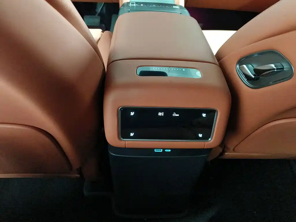 BYD Tang L — миниатюра 13