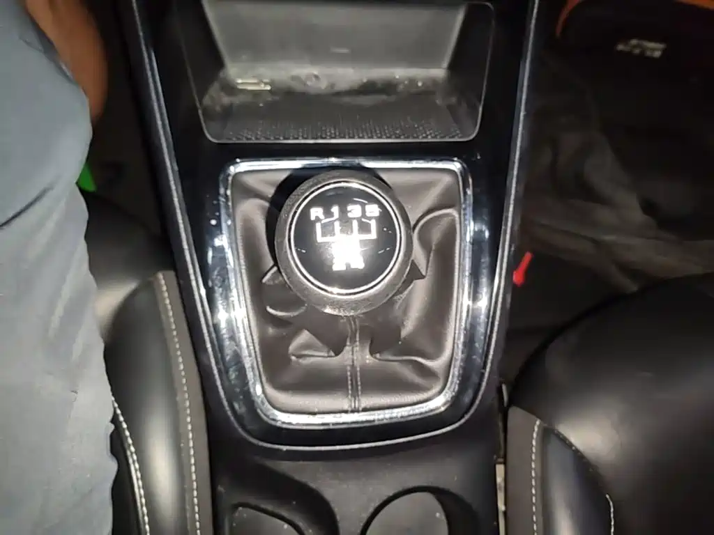 Roewe i5 — миниатюра 14