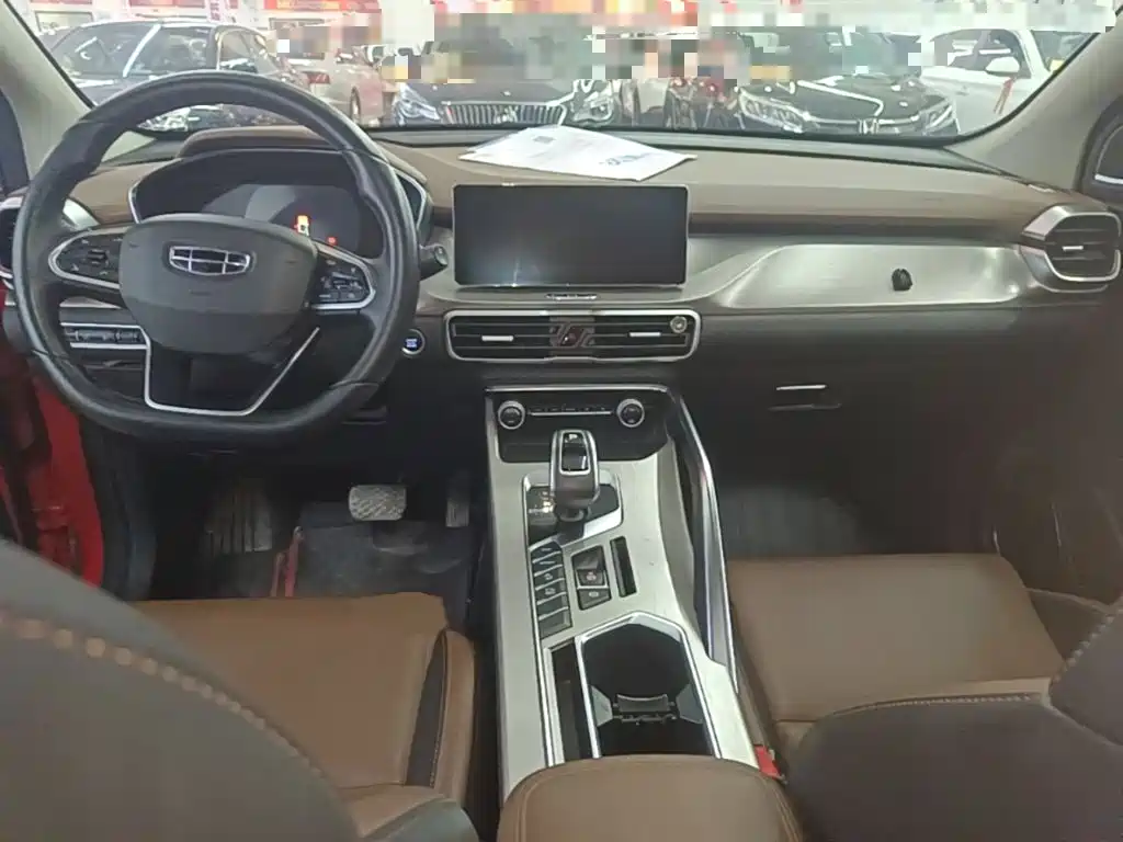 Geely Binyue — миниатюра 10