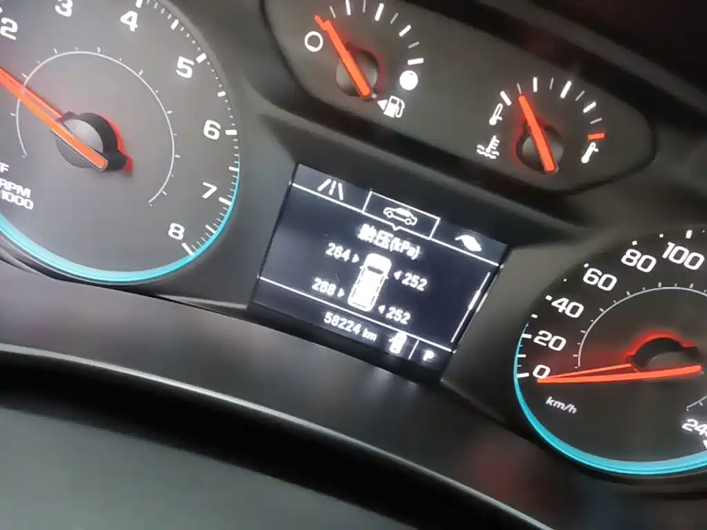 Chevrolet Equinox — миниатюра 12