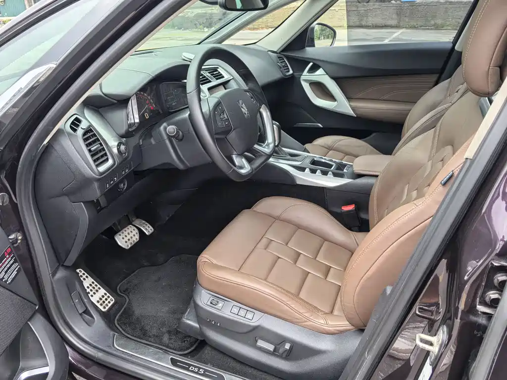 DS 5 2014 1.6T Premium THP200