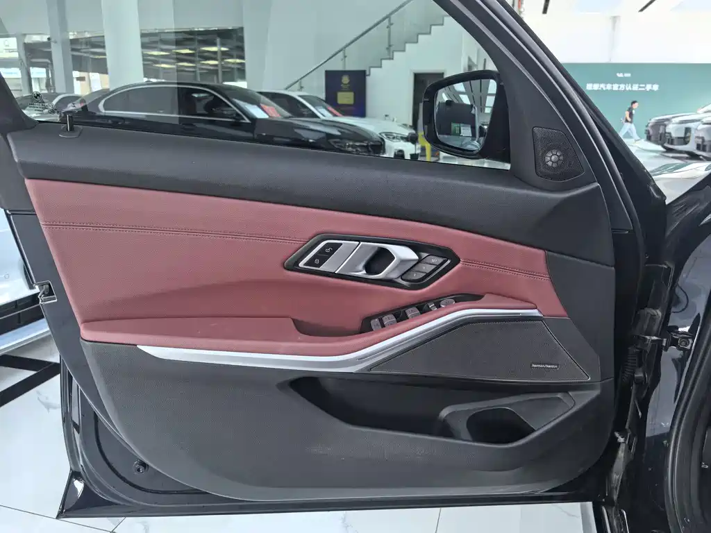 BMW 3 Series — миниатюра 4