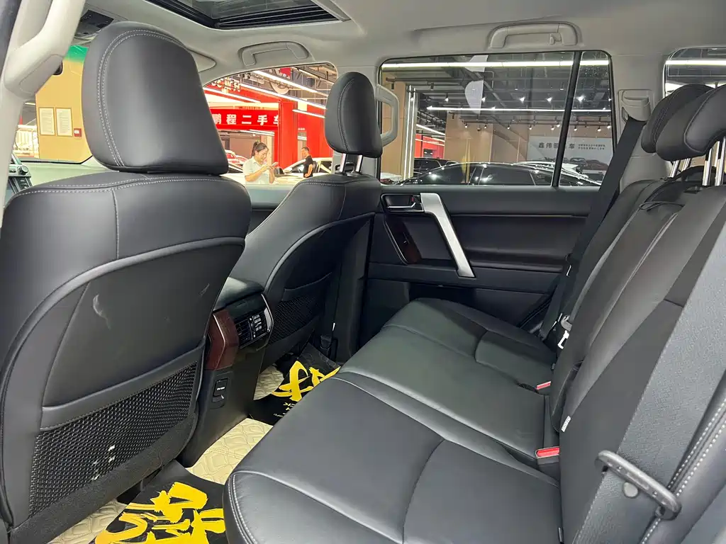 Toyota Prado — миниатюра 10