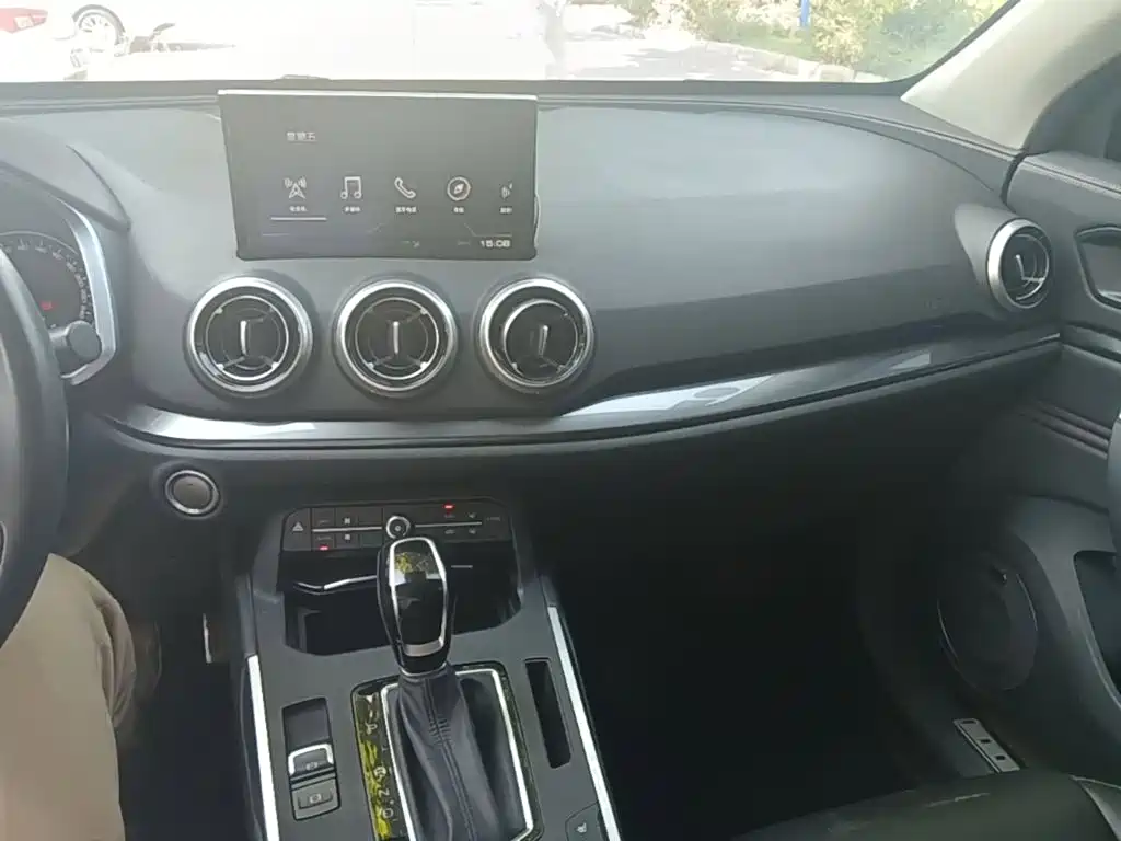 Wey Wey VV5 — миниатюра 10