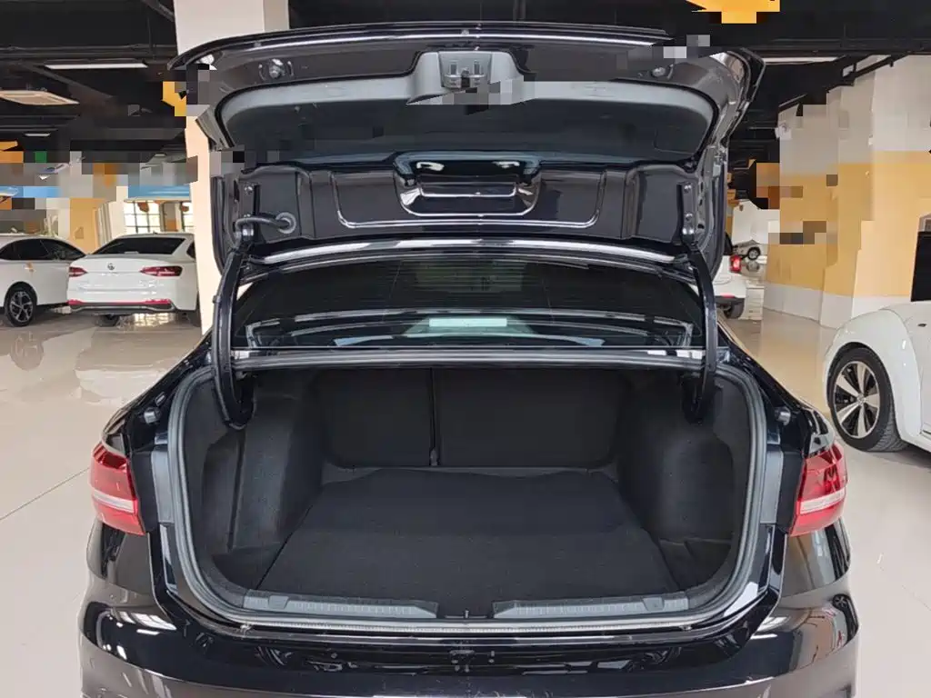 Volkswagen Lavida — миниатюра 19
