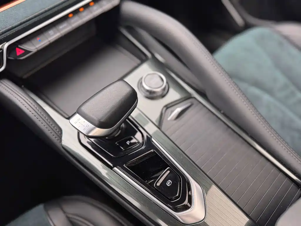 Geely Xingyue L — миниатюра 19