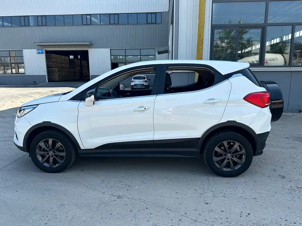 BYD Yuan EV — миниатюра 8