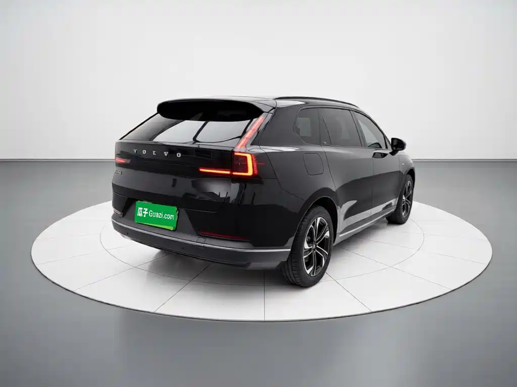 Volvo XC70 PHEV — миниатюра 6