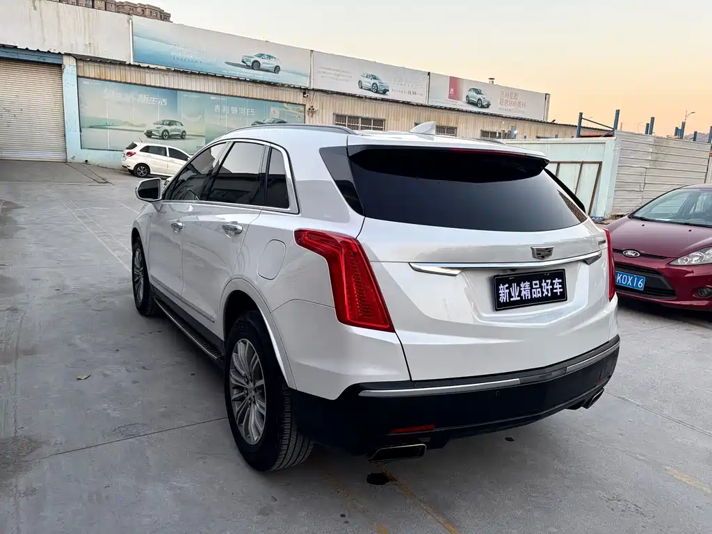 CADILLAC XT5