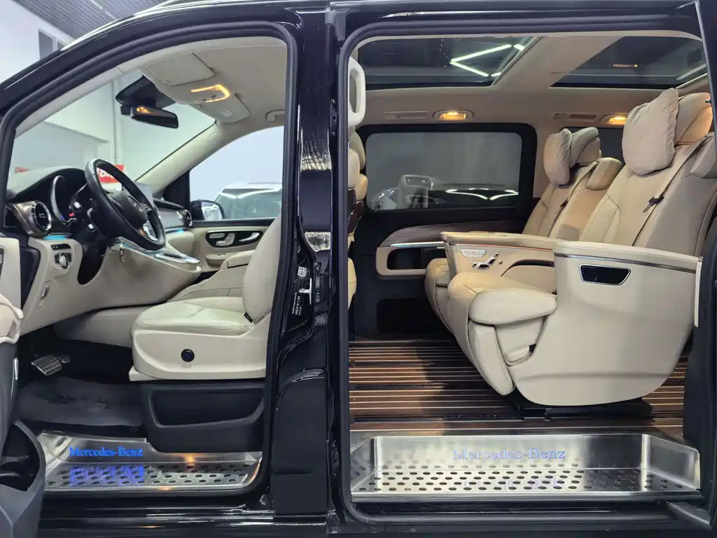 Mercedes-Benz V-Class — миниатюра 7