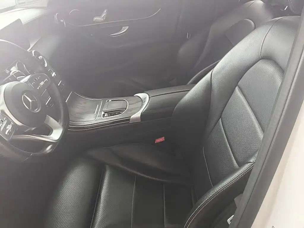 Mercedes-Benz C-Class — миниатюра 6