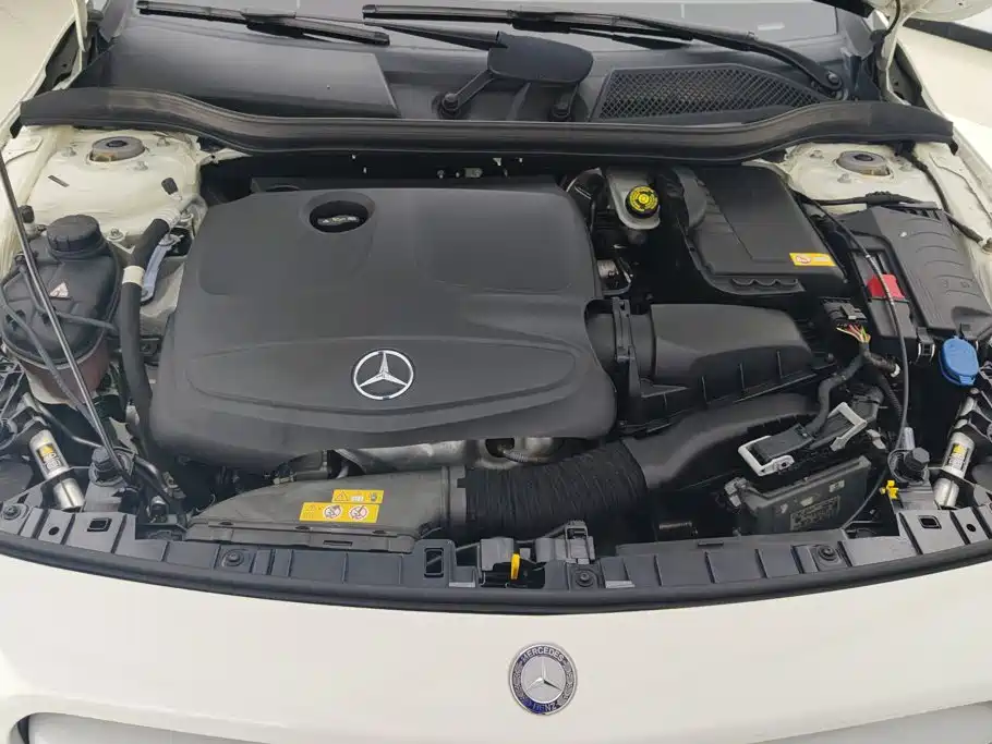 Mercedes-Benz GLA — миниатюра 10