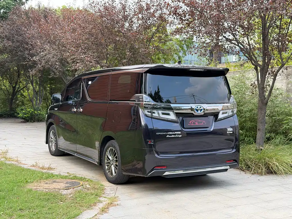 Toyota Vellfire — миниатюра 11