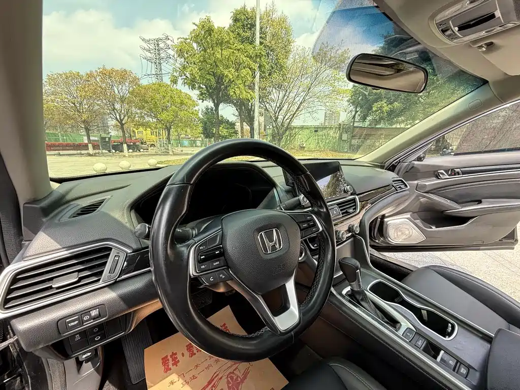 Honda Accord — миниатюра 9