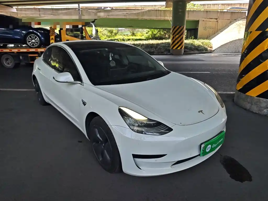 Tesla Model 3 — миниатюра 4