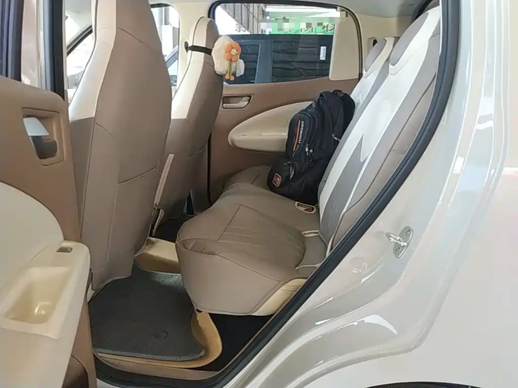 Wuling MINIEV — миниатюра 13