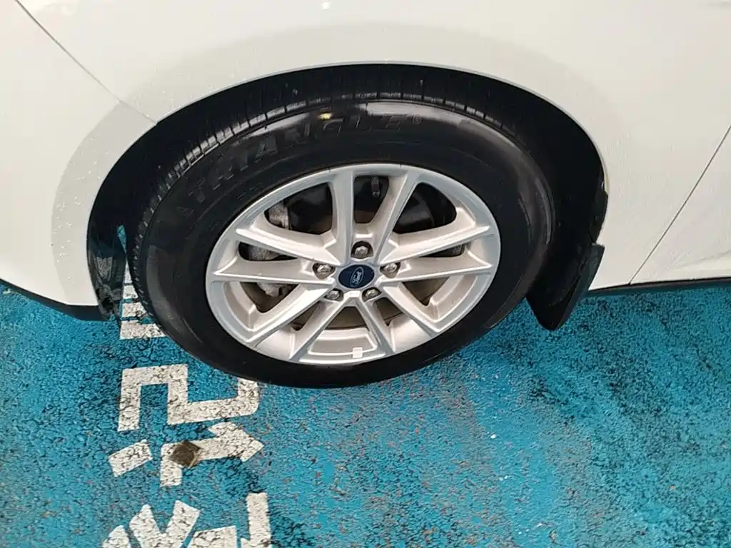 Ford Focus — миниатюра 23