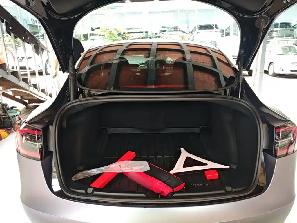 Tesla Model 3 — миниатюра 19