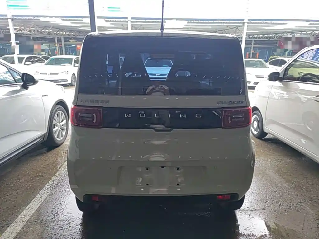 Wuling MINIEV — миниатюра 6