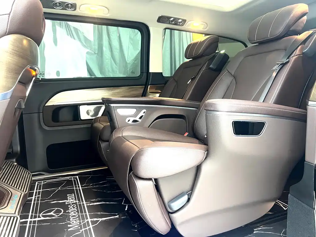 Mercedes-Benz V-Class — миниатюра 23