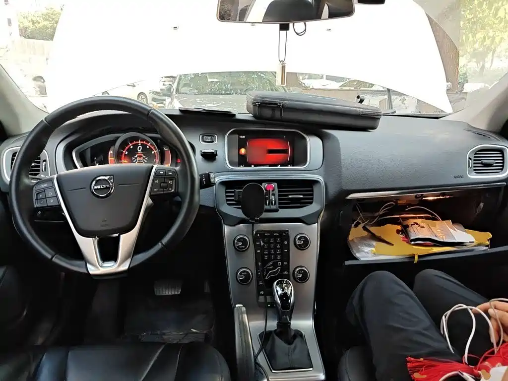 Volvo V40 — миниатюра 10