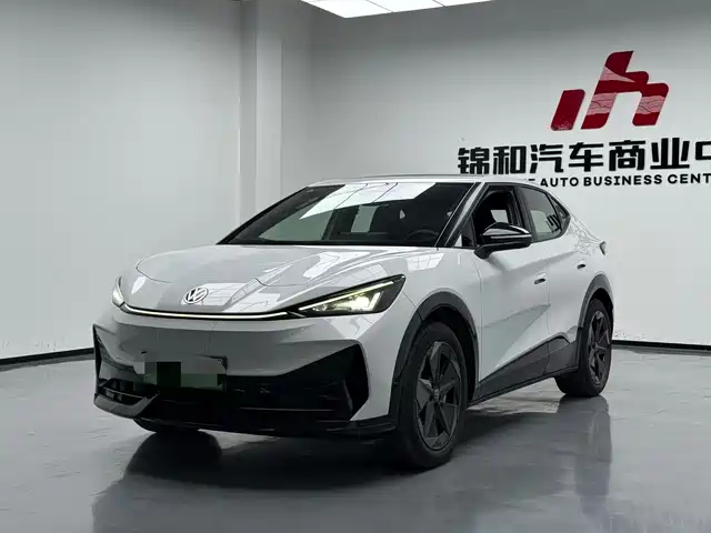 VOLKSWAGEN WITH THE CROWD 06 2024