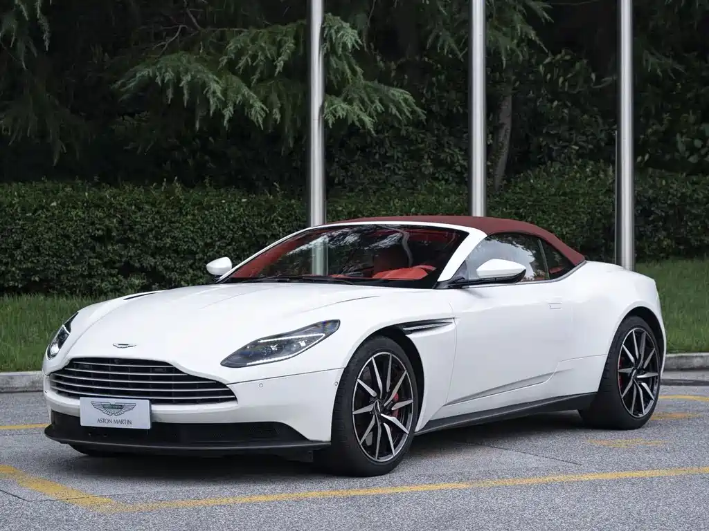Aston Martin DB11 — миниатюра 5