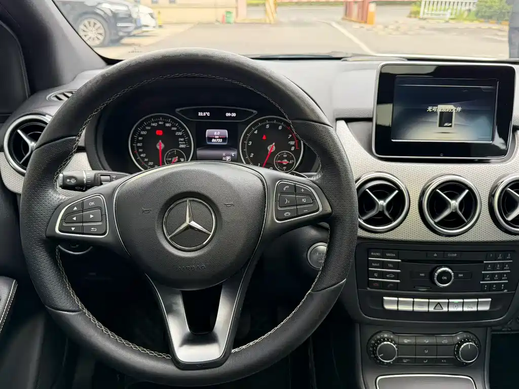 Mercedes-Benz B-Class — миниатюра 7