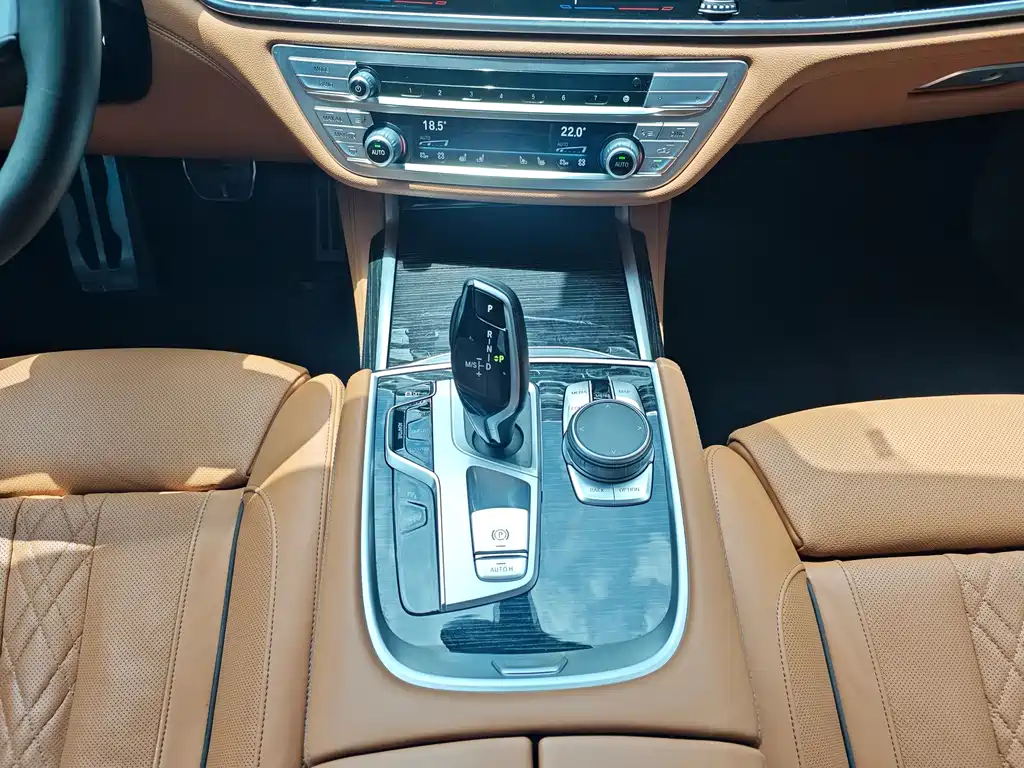 BMW 7 Series 740Li Leading Type M Sport Package, фото 14