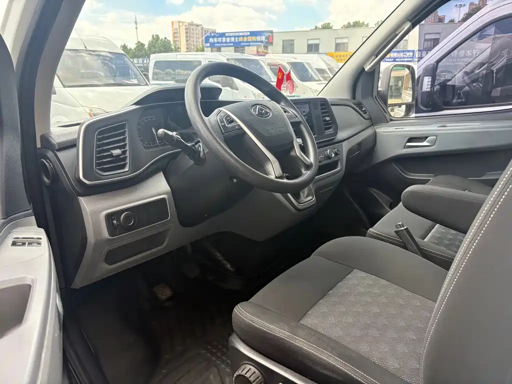 MAXUS V80 — миниатюра 4