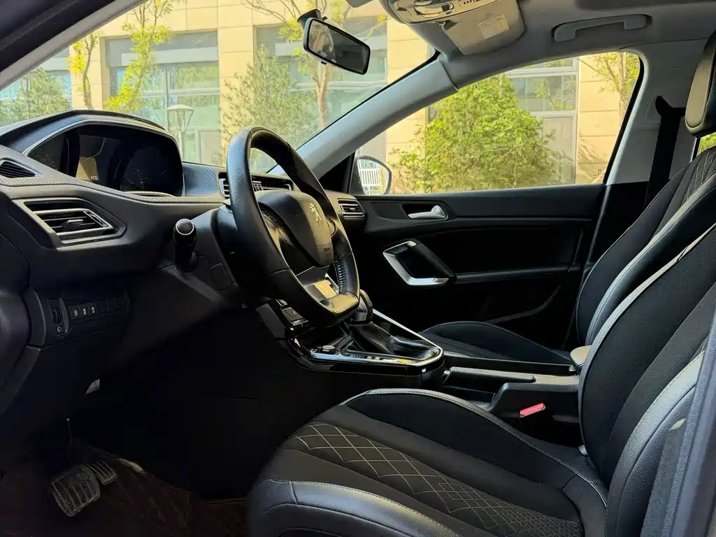 Peugeot 308 — миниатюра 4