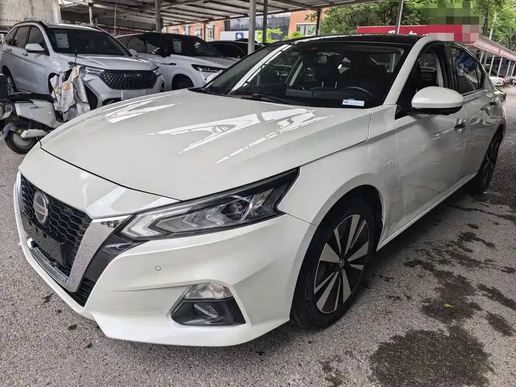 Купить Nissan Teana